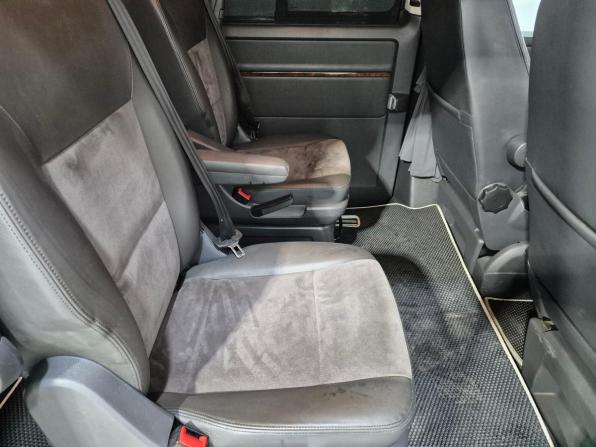 Volkswagen Multivan T5 Рестайлинг с пробегом 2010 года, цена 2 050 000 рублей, 258000 км, минивэн, Автокод Объявления
