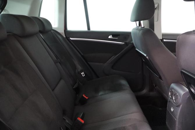 Volkswagen Tiguan I Рестайлинг с пробегом 2012 года, цена 999 000 рублей, 271300 км, внедорожник, Автокод Объявления