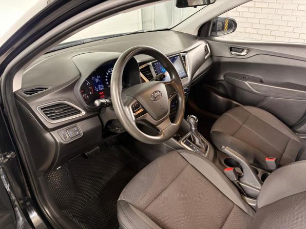 Hyundai Solaris II с пробегом 2017 года, цена 999 000 рублей, 226881 км, седан, Автокод Объявления