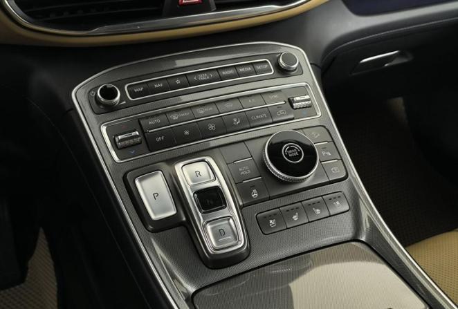 Hyundai Santa Fe IV Рестайлинг с пробегом 2021 года, цена 3 315 000 рублей, 129158 км, внедорожник, Автокод Объявления
