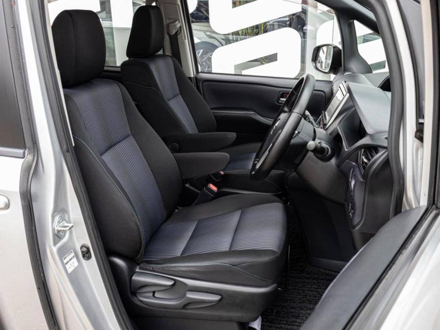 Toyota Voxy III (R80) Краснодар  - изображение 11