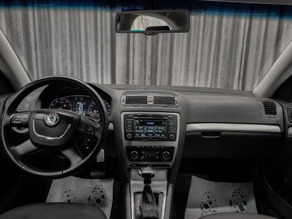Skoda Octavia II (A5) Рестайлинг с пробегом 2012 года, цена 829 000 рублей, 199000 км, лифтбек, Автокод Объявления