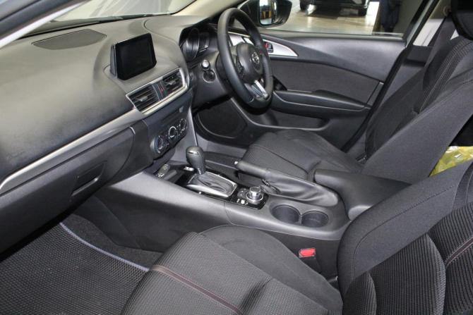 Mazda Axela III Рестайлинг с пробегом 2017 года, цена 1 199 000 рублей, 228279 км, хэтчбек, Автокод Объявления
