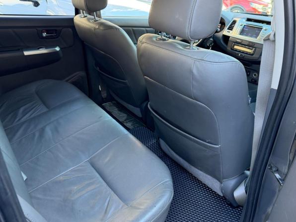 Toyota Hilux VII Рестайлинг с пробегом 2012 года, цена 2 399 000 рублей, 135000 км, пикап, Автокод Объявления