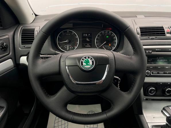 Skoda Octavia II (A5) Рестайлинг с пробегом 2012 года, цена 810 000 рублей, 239990 км, лифтбек, Автокод Объявления