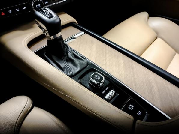 Volvo S90 II с пробегом 2020 года, цена 2 935 000 рублей, 118381 км, седан, Автокод Объявления