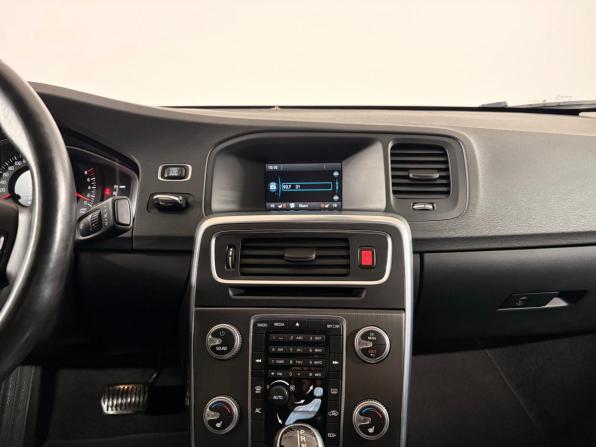 Volvo S60 II Рестайлинг с пробегом 2015 года, цена 1 599 000 рублей, 90098 км, седан, Автокод Объявления