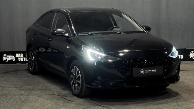 Hyundai Solaris II Рестайлинг с пробегом 2022 года, цена 1 780 000 рублей, 52500 км, седан, Автокод Объявления