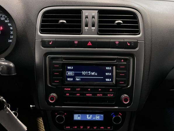 Volkswagen Polo V Рестайлинг с пробегом 2016 года, цена 880 000 рублей, 212166 км, седан, Автокод Объявления