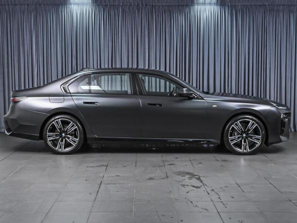 BMW 7 серии VII (G70) с пробегом 2022 года, цена 14 999 000 рублей, 4770 км, седан, Автокод Объявления