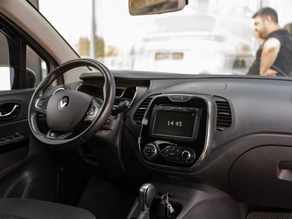 Renault Kaptur I с пробегом 2019 года, цена 1 330 000 рублей, 87483 км, внедорожник, Автокод Объявления