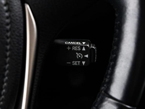 Toyota RAV4 IV (XA40) Рестайлинг с пробегом 2017 года, цена 2 999 000 рублей, 71943 км, внедорожник, Автокод Объявления