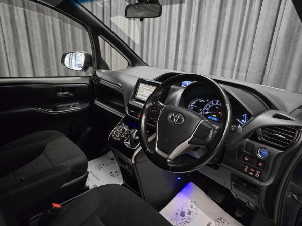 Toyota Esquire I с пробегом 2015 года, цена 1 790 000 рублей, 126284 км, минивэн, Автокод Объявления