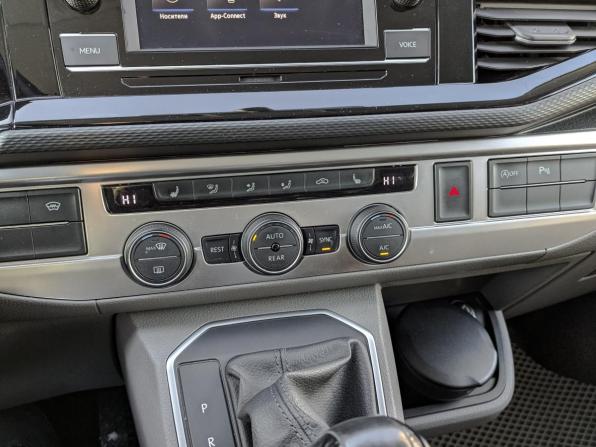 Volkswagen Caravelle T6 Рестайлинг с пробегом 2020 года, цена 3 950 000 рублей, 110732 км, минивэн, Автокод Объявления