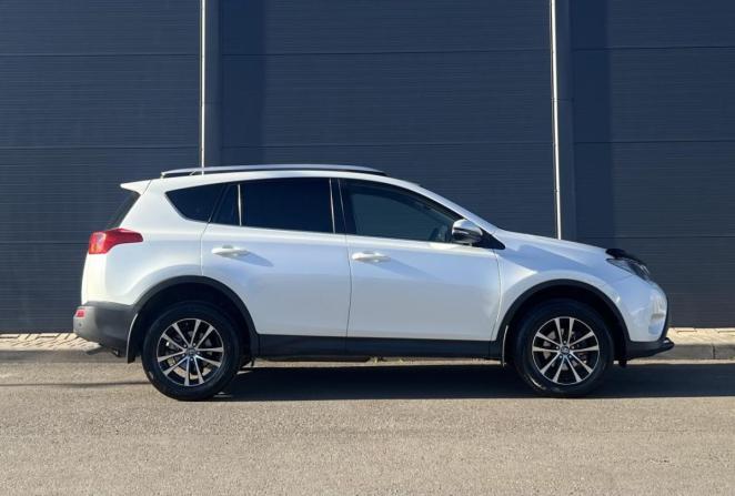 Toyota RAV4 IV (XA40) с пробегом 2014 года, цена 1 945 000 рублей, 182129 км, внедорожник, Автокод Объявления