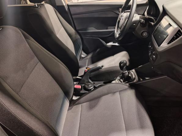Hyundai Solaris I Рестайлинг с пробегом 2017 года, цена 1 024 000 рублей, 91193 км, седан, Автокод Объявления