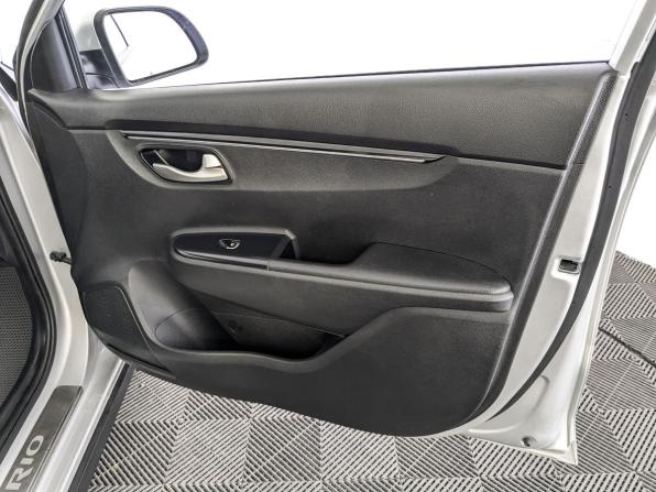 Kia Rio IV с пробегом 2018 года, цена 1 501 500 рублей, 122342 км, хэтчбек, Автокод Объявления