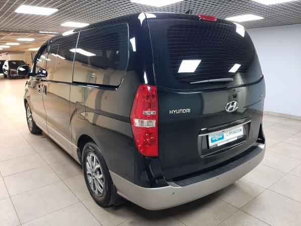 Hyundai H-1 II Рестайлинг 2 с пробегом 2018 года, цена 2 919 000 рублей, 163350 км, минивэн, Автокод Объявления