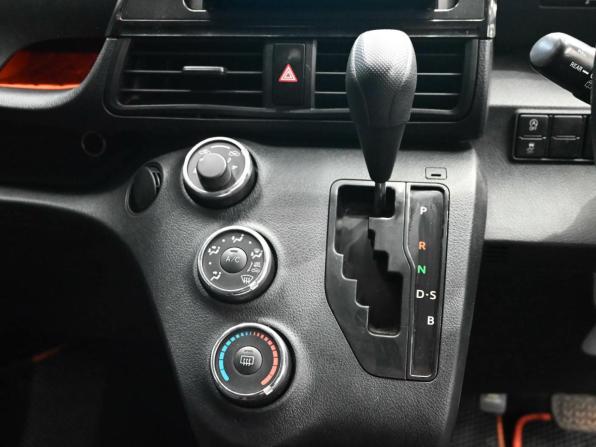 Toyota Sienta II с пробегом 2016 года, цена 1 470 000 рублей, 136266 км, минивэн, Автокод Объявления