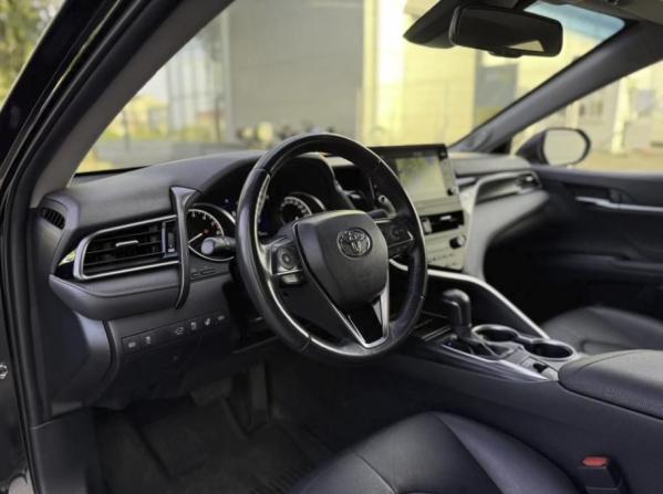 Toyota Camry VIII (XV70) Рестайлинг с пробегом 2021 года, цена 2 800 000 рублей, 115473 км, седан, Автокод Объявления