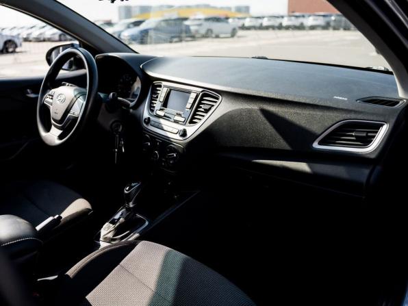 Hyundai Solaris II с пробегом 2018 года, цена 1 350 000 рублей, 140000 км, седан, Автокод Объявления