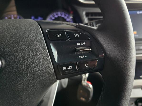 Hyundai Elantra VI (AD) Рестайлинг с пробегом 2019 года, цена 995 000 рублей, 196900 км, седан, Автокод Объявления