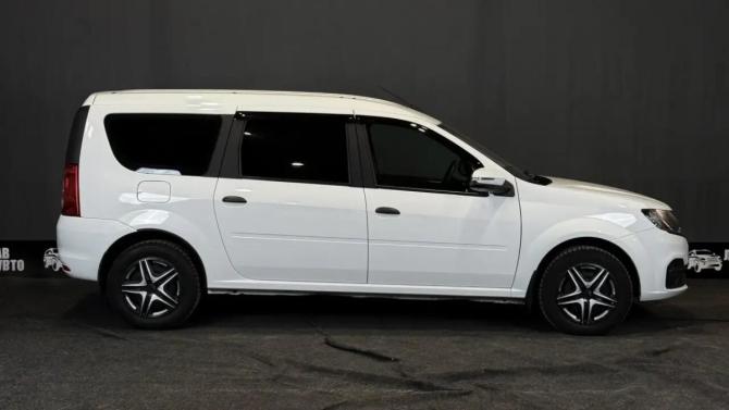 Lada (ВАЗ) Largus I Рестайлинг с пробегом 2024 года, цена 1 270 000 рублей, 40000 км, универсал, Автокод Объявления