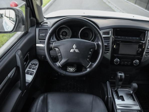Mitsubishi Pajero IV Рестайлинг 2 с пробегом 2019 года, цена 2 799 000 рублей, 164944 км, внедорожник, Автокод Объявления