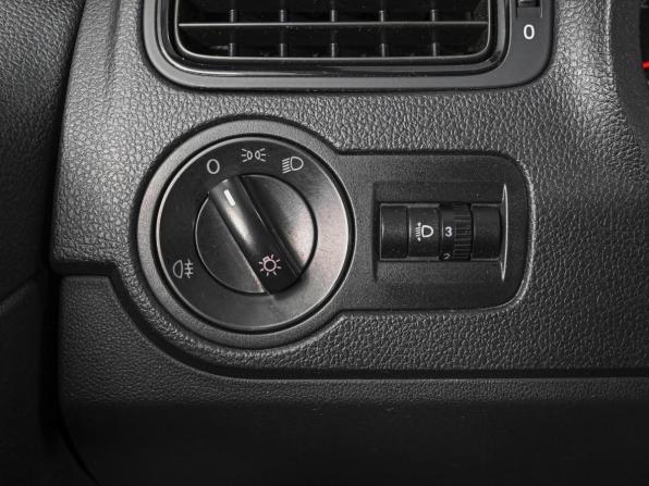 Volkswagen Polo V Рестайлинг с пробегом 2016 года, цена 1 119 000 рублей, 146278 км, седан, Автокод Объявления