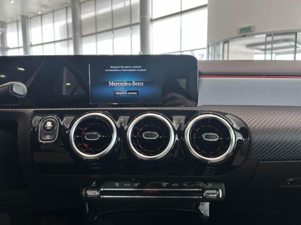 Mercedes-Benz A-Класс IV (W177) с пробегом 2018 года, цена 2 619 000 рублей, 63686 км, седан, Автокод Объявления