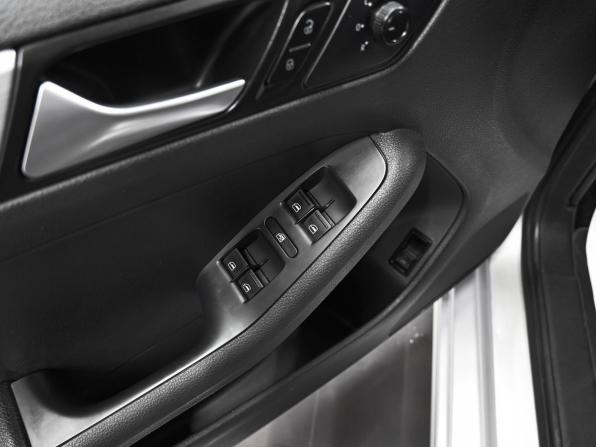 Volkswagen Jetta VI Рестайлинг с пробегом 2018 года, цена 1 650 000 рублей, 66321 км, седан, Автокод Объявления