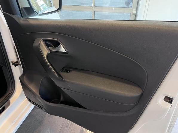 Volkswagen Polo V с пробегом 2015 года, цена 792 000 рублей, 196630 км, седан, Автокод Объявления
