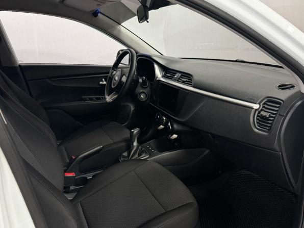 Kia Rio IV Рестайлинг с пробегом 2021 года, цена 1 330 000 рублей, 109510 км, седан, Автокод Объявления
