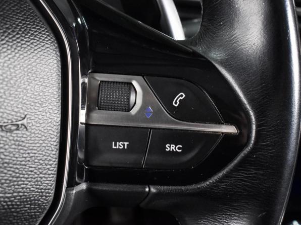 Peugeot 3008 II с пробегом 2017 года, цена 1 700 000 рублей, 186146 км, внедорожник, Автокод Объявления