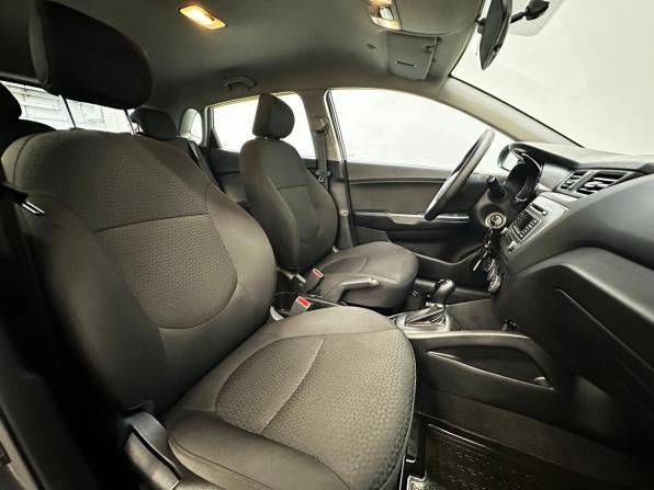Kia Rio III Рестайлинг с пробегом 2017 года, цена 1 235 000 рублей, 124304 км, хэтчбек, Автокод Объявления