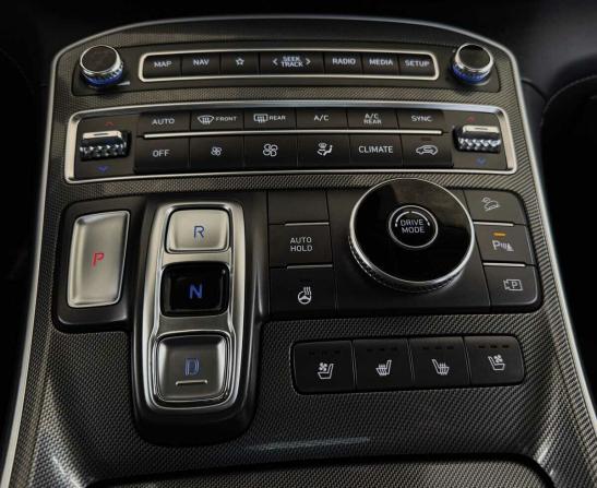 Hyundai Santa Fe IV Рестайлинг с пробегом 2023 года, цена 4 450 000 рублей, 29455 км, внедорожник, Автокод Объявления