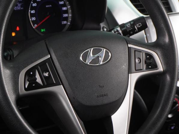 Hyundai Solaris I Рестайлинг с пробегом 2015 года, цена 999 000 рублей, 171032 км, хэтчбек, Автокод Объявления