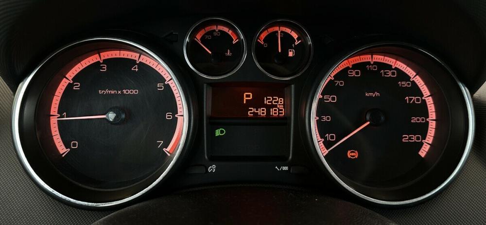Peugeot 308 I Москва  - изображение 6