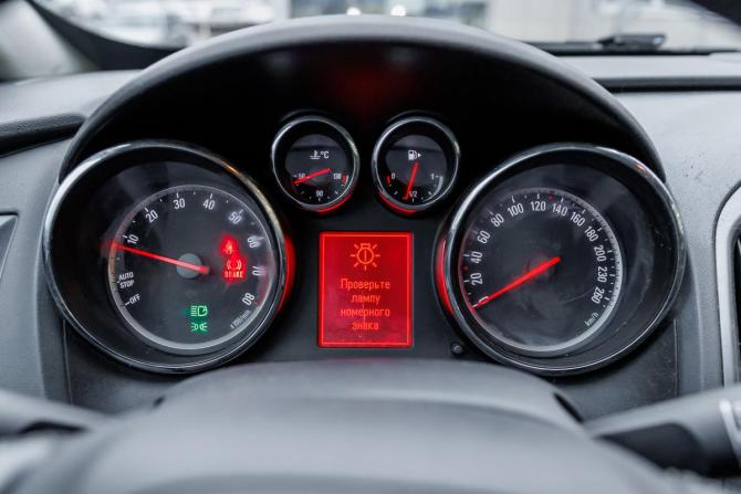 Opel Astra J Рестайлинг с пробегом 2011 года, цена 710 000 рублей, 180000 км, хэтчбек, Автокод Объявления