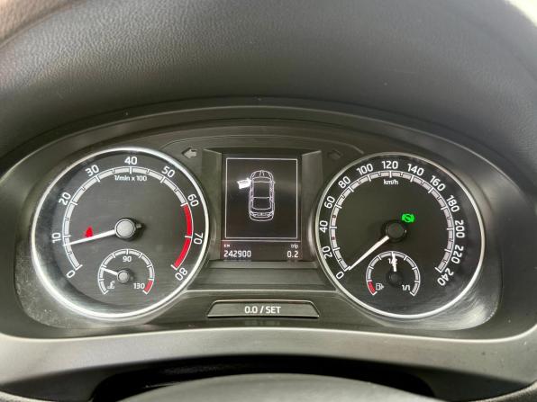 Skoda Rapid I Рестайлинг с пробегом 2018 года, цена 983 000 рублей, 242900 км, лифтбек, Автокод Объявления