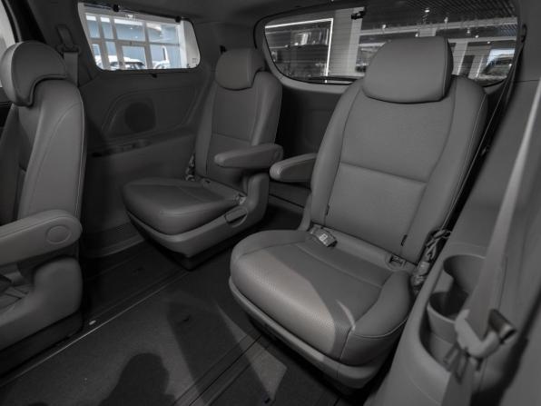 Kia Carnival III с пробегом 2018 года, цена 2 645 000 рублей, 186632 км, минивэн, Автокод Объявления