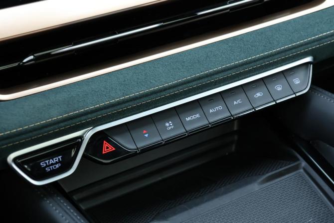 Geely Monjaro I с пробегом 2024 года, цена 3 378 000 рублей, 41437 км, внедорожник, Автокод Объявления