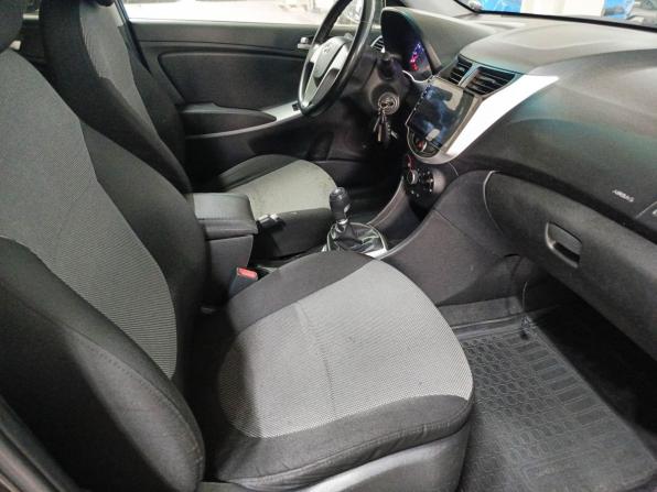 Hyundai Solaris I с пробегом 2014 года, цена 585 000 рублей, 211279 км, седан, Автокод Объявления