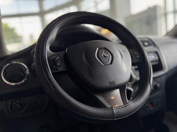 Renault Sandero II с пробегом 2017 года, цена 959 000 рублей, 62951 км, хэтчбек, Автокод Объявления