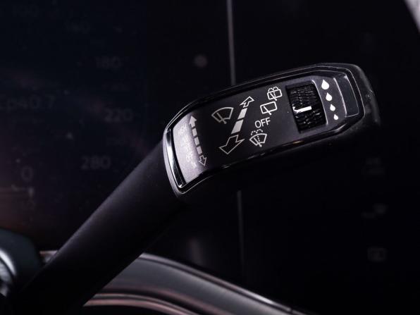 Volkswagen Touareg III с пробегом 2019 года, цена 4 100 000 рублей, 137197 км, внедорожник, Автокод Объявления
