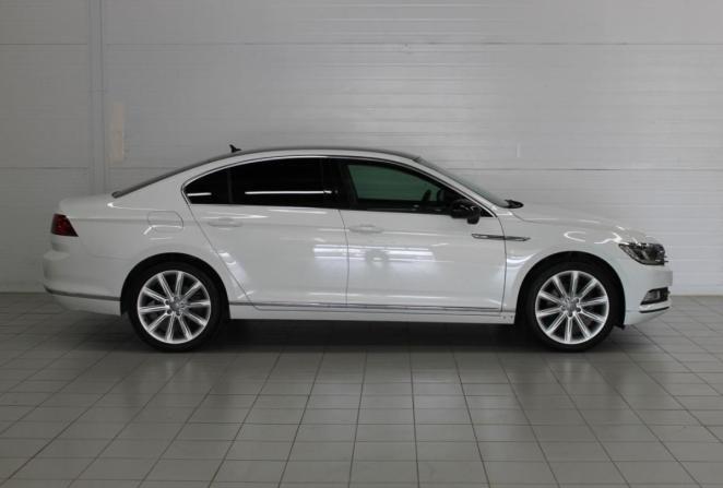 Volkswagen Passat B8 с пробегом 2018 года, цена 1 990 000 рублей, 126595 км, седан, Автокод Объявления