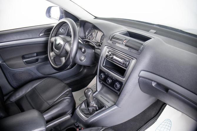 Skoda Octavia II (A5) Рестайлинг с пробегом 2011 года, цена 949 000 рублей, 268256 км, лифтбек, Автокод Объявления