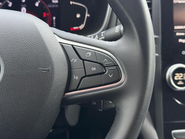 Renault Megane IV Рестайлинг с пробегом 2021 года, цена 1 657 000 рублей, 142207 км, универсал, Автокод Объявления