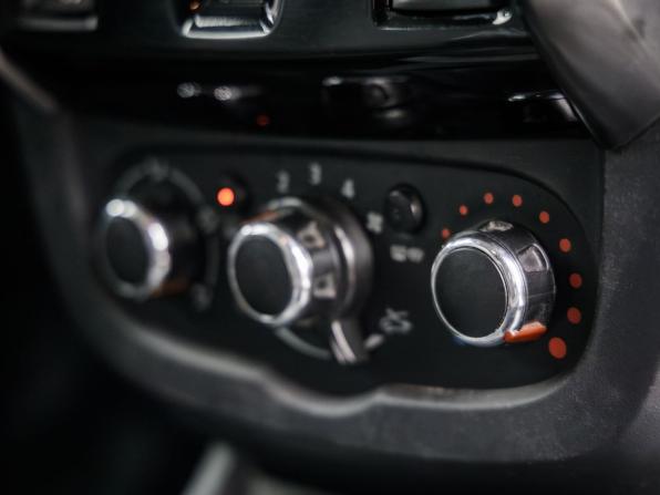 Renault Duster I Рестайлинг с пробегом 2016 года, цена 878 000 рублей, 396090 км, внедорожник, Автокод Объявления