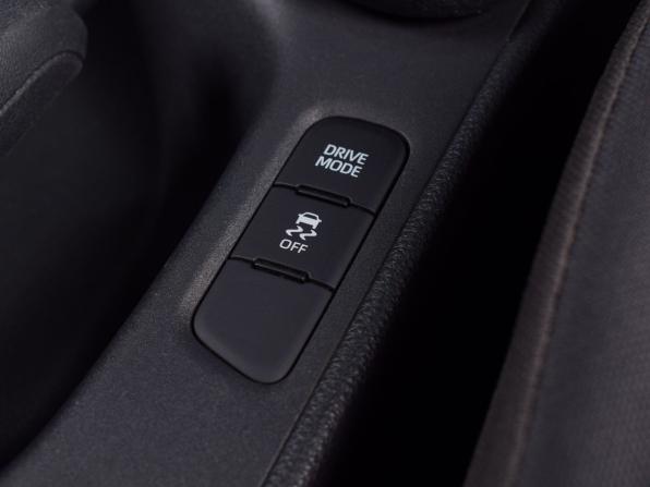 Toyota Yaris IV с пробегом 2021 года, цена 1 435 995 рублей, 97015 км, хэтчбек, Автокод Объявления